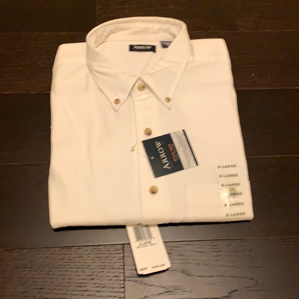NWT Arrow Dress Shirt. Crisp White. Size XL. Stain Free.